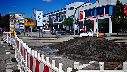 Ein Abschnitt der Industriestraße bekommt eine neue Fahrbahndecke.