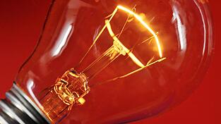 Am 1. September 2009 ist die erste Stufe des Glühbirnenverbots in der EU in Kraft getreten. Am 1. September 2009 ist die erste Stufe des Glühbirnenverbots in der EU in Kraft getreten.