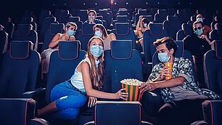 Im Kino können wir unvergessliche Momente teilen. Im Kino können wir unvergessliche Momente teilen.