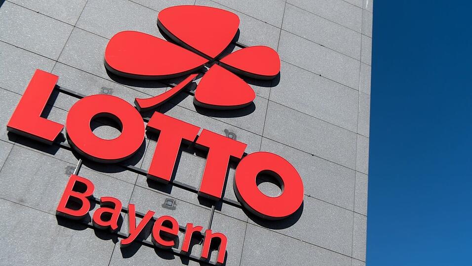 Die Hauptgewinne bei der Jahresendlotterie von Lotto Bayern gingen nach Niederbayern und Schwaben. (Symbolbild)